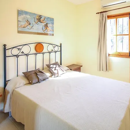 Holiday home Milotxa *